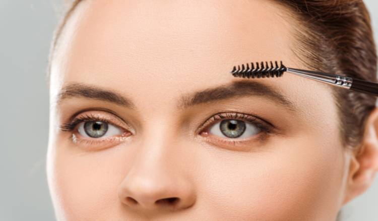 The Art of Eyebrow Shaping: Enhancing Your Facial Framing